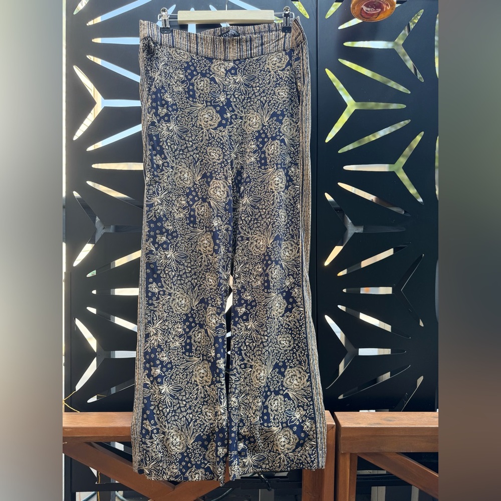 Liverpool Floral Wide-Leg Pants pull on
